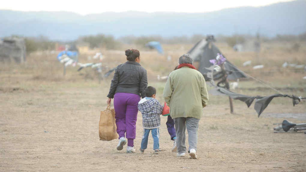 Tensión en Juárez Celman: Vecinos volvieron a ocupar los terrenos | Telefe Noticias