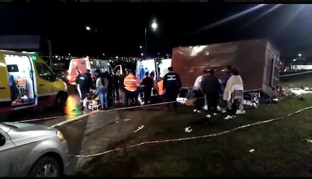 Accidente en Circunvalación: Bajaron a asistir a un camionero y fueron embestidos por otro camión | Telefe Noticias