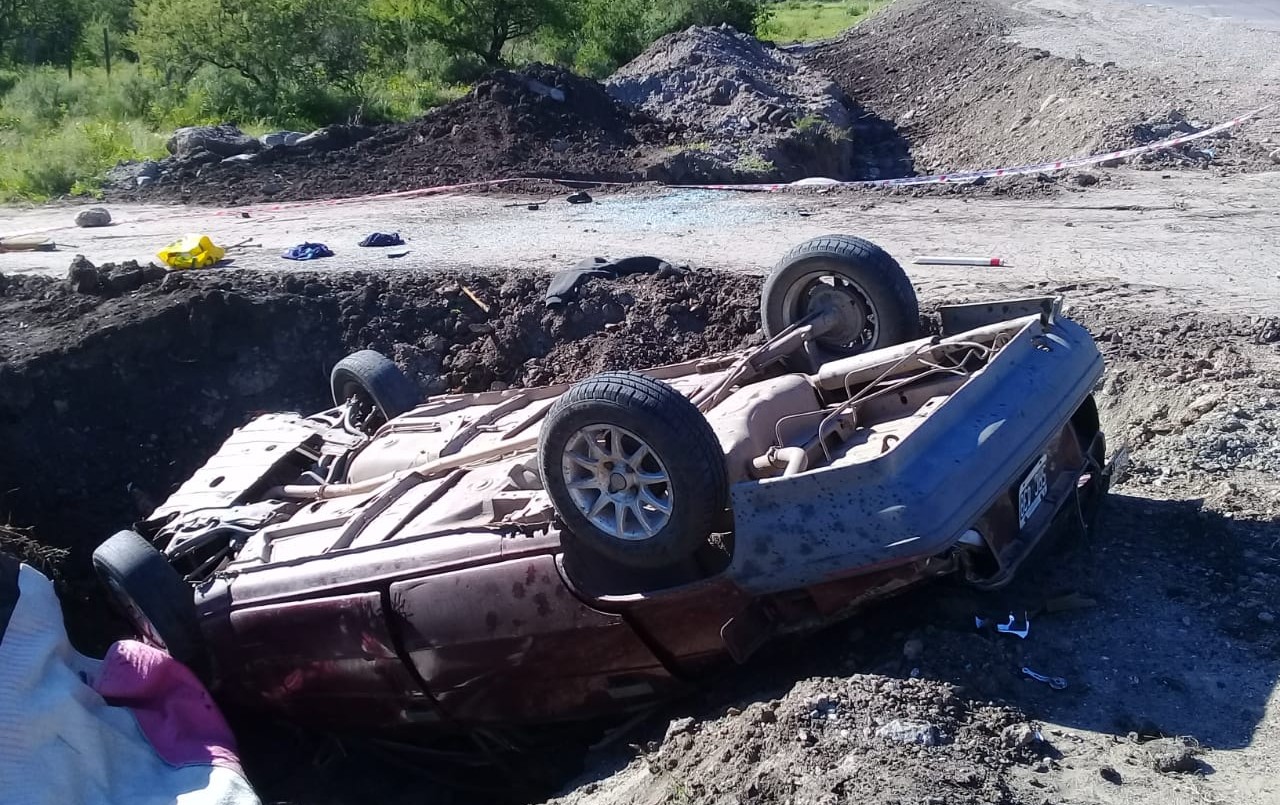 Un joven murió por un vuelco en Las Jarillas | Actualidad
