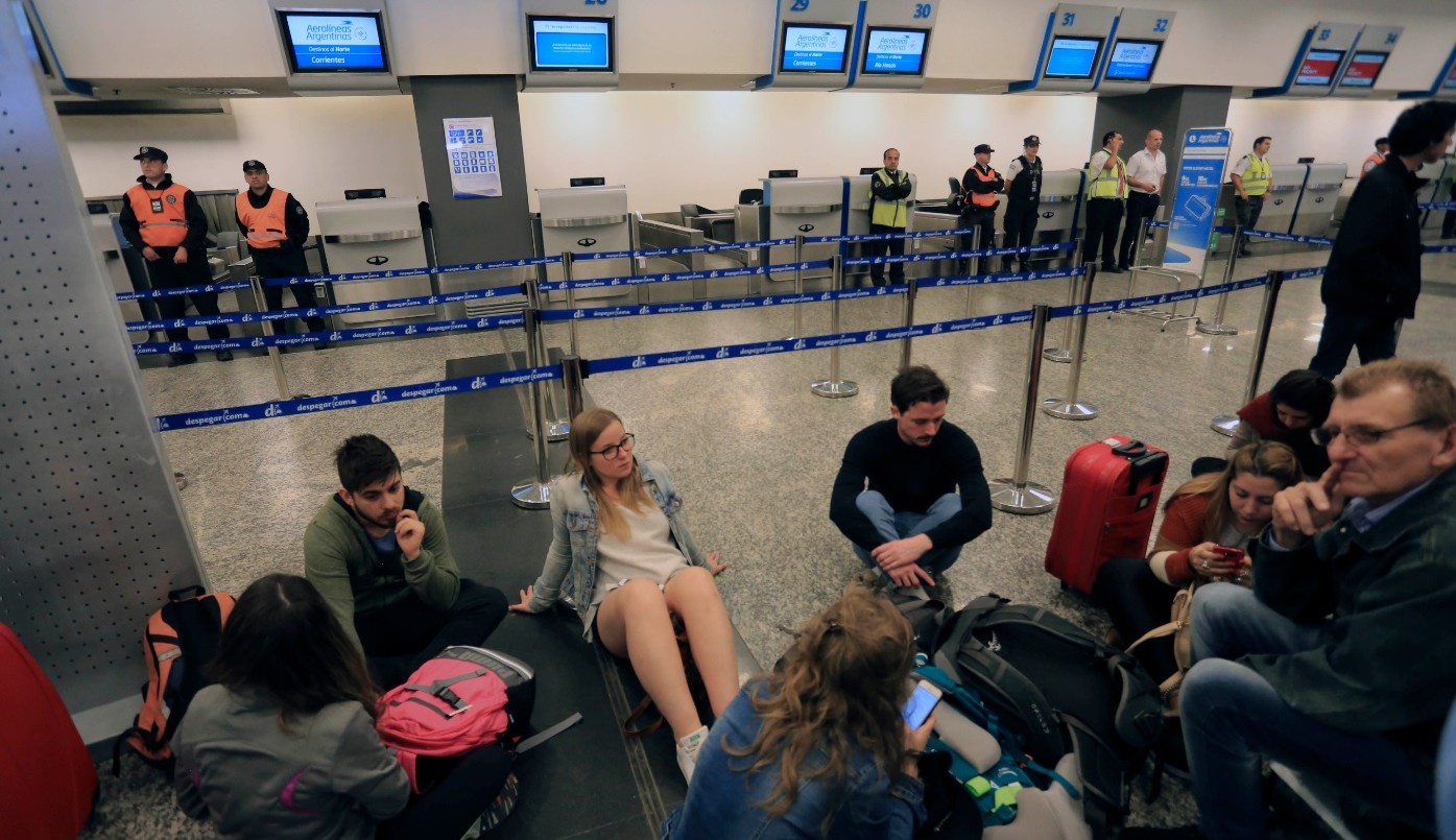 Aerolíneas canceló todos los vuelos del lunes por el paro | Actualidad