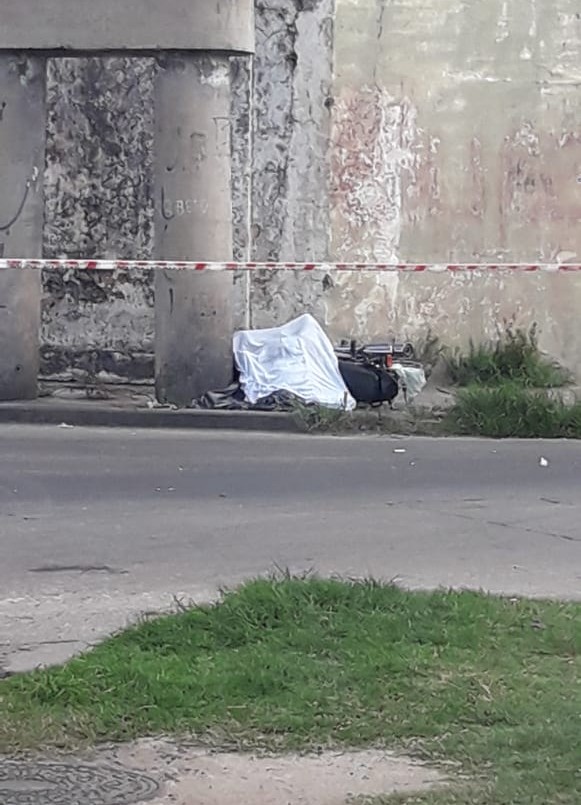 Motociclista murió tras chocar contra un poste | Actualidad