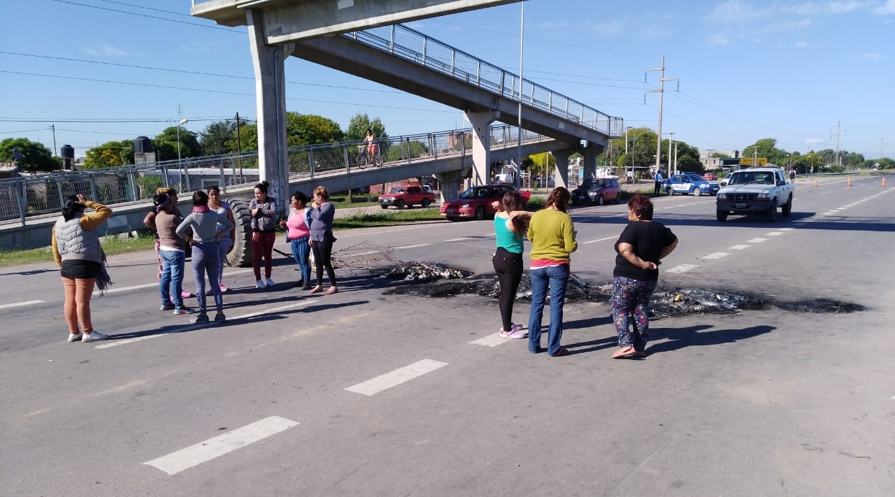 Sigue la protesta de vecinos por la muerte de Daiana | Actualidad
