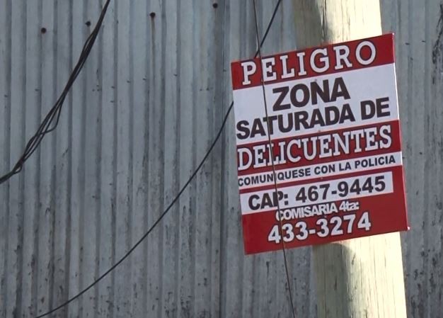 Un cartel para alertar por la inseguridad en barrio Las Flores | Córdoba