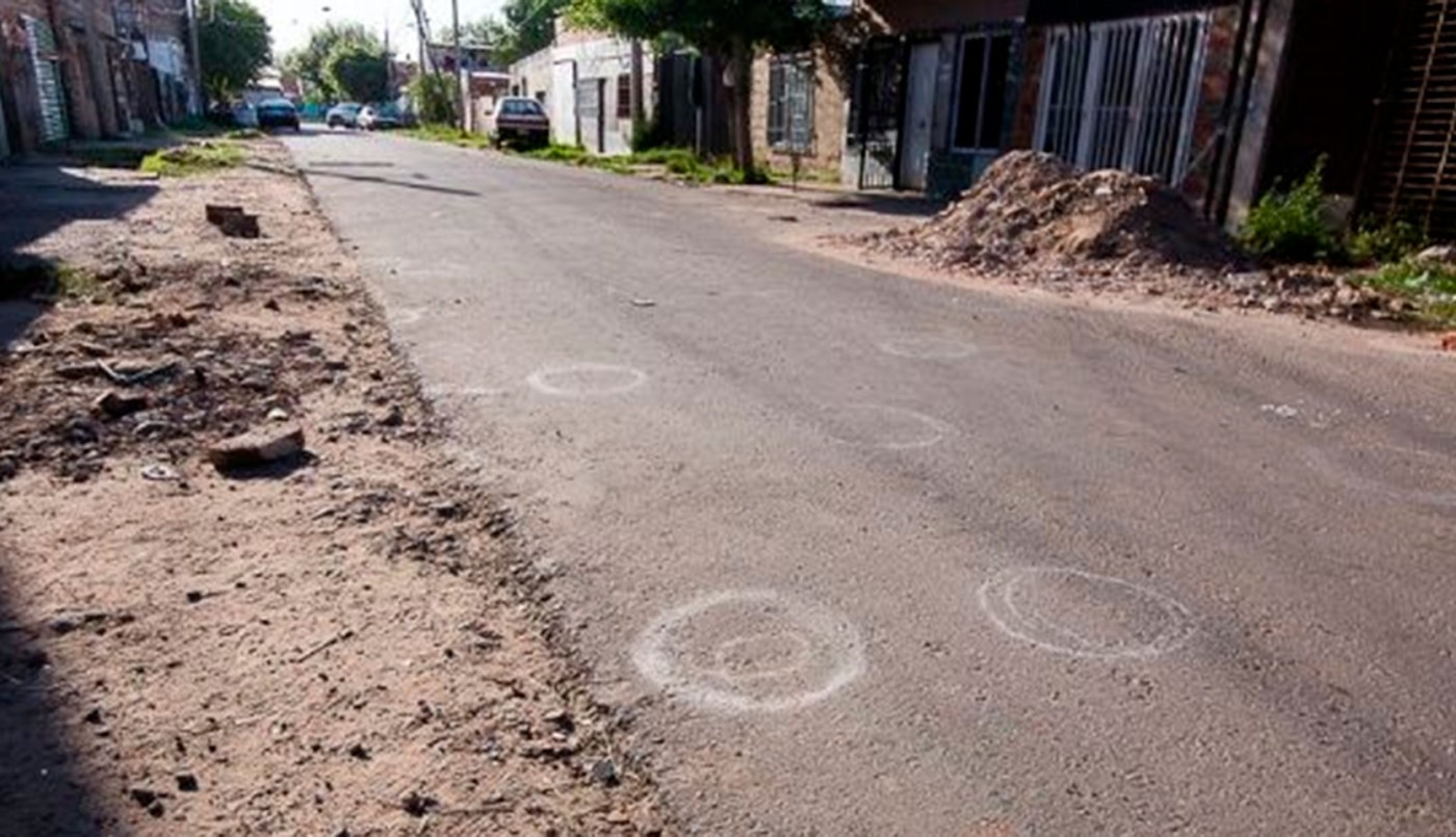 Sangrienta balacera en Rosario: dos muertos y ocho heridos, entre ellos una nena de cinco años | Actualidad