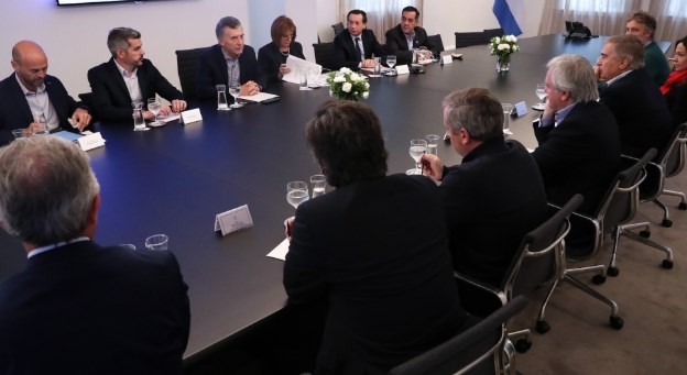 Macri reunió a sus ministros: "Hay que llevar tranquilidad a la gente en medio de los sacudones" | Política y economía