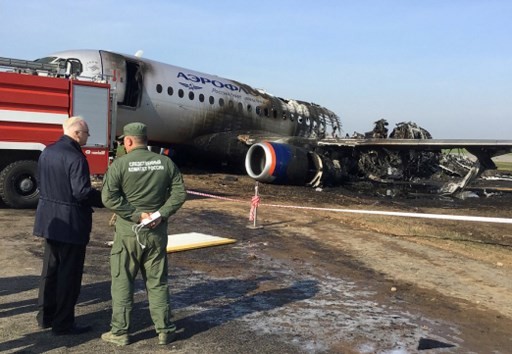 Habló el piloto del avión ruso incendiado y aseguró que un rayo ocasionó el accidente | Internacionales
