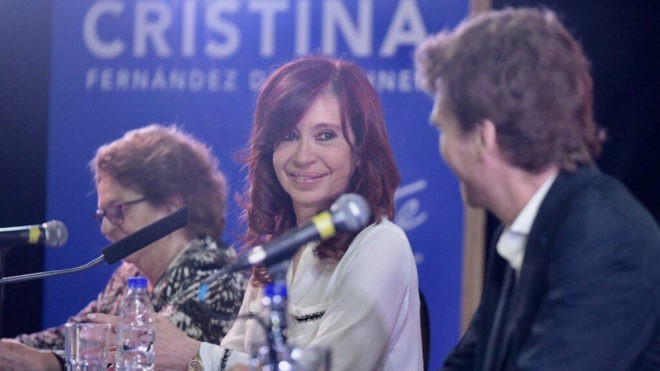 Denuncian a Cristina Fernández por una confesión de su libro | Política y economía