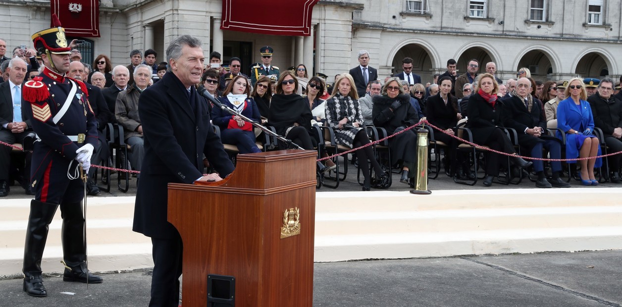 Mauricio Macri, en el acto por el Día del Ejército: “Tenemos que dejar atrás el pasado y mirar el futuro” | Política y economía