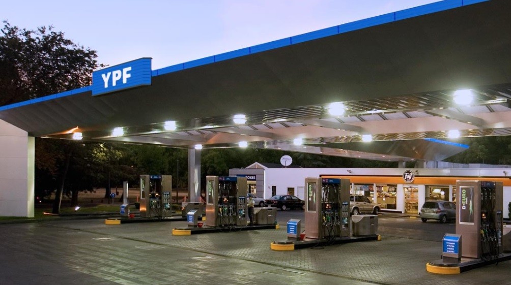 Desde la medianoche aumentan 1,5 por ciento los combustibles de YPF | Economía