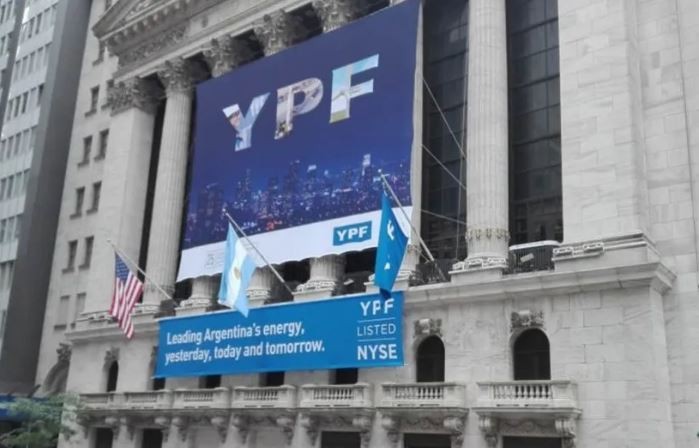 El Gobierno denunció en Estados Unidos un fraude en la venta de acciones de YPF | Política y economía