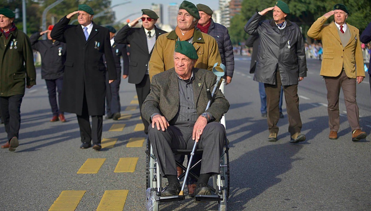 Aldo Rico: "Ni el Presidente me puede impedir que yo desfile" | Política y economía