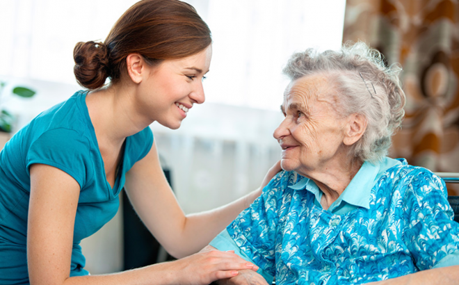Ofrecen capacitación online gratuita para cuidadores de personas mayores | Actualidad