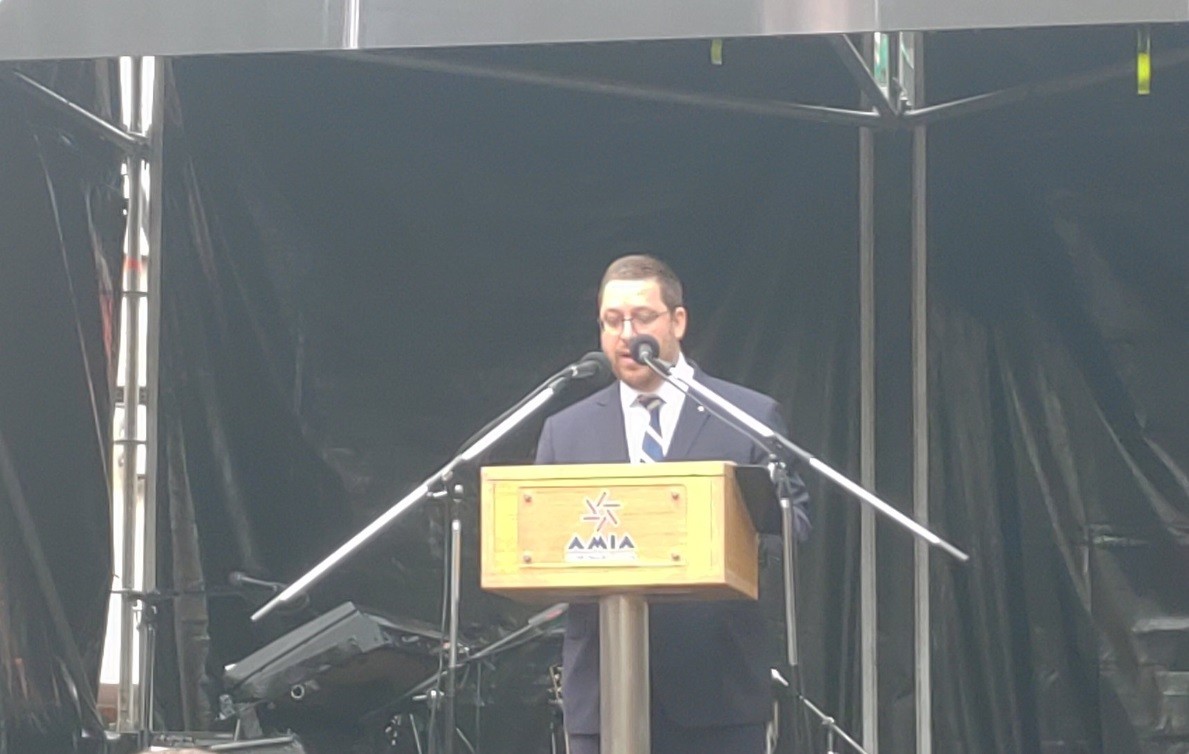 "Esperamos mucho de los jueces y más de los fiscales", dijo el presidente de la AMIA en el aniversario 25 del atentado | Actualidad