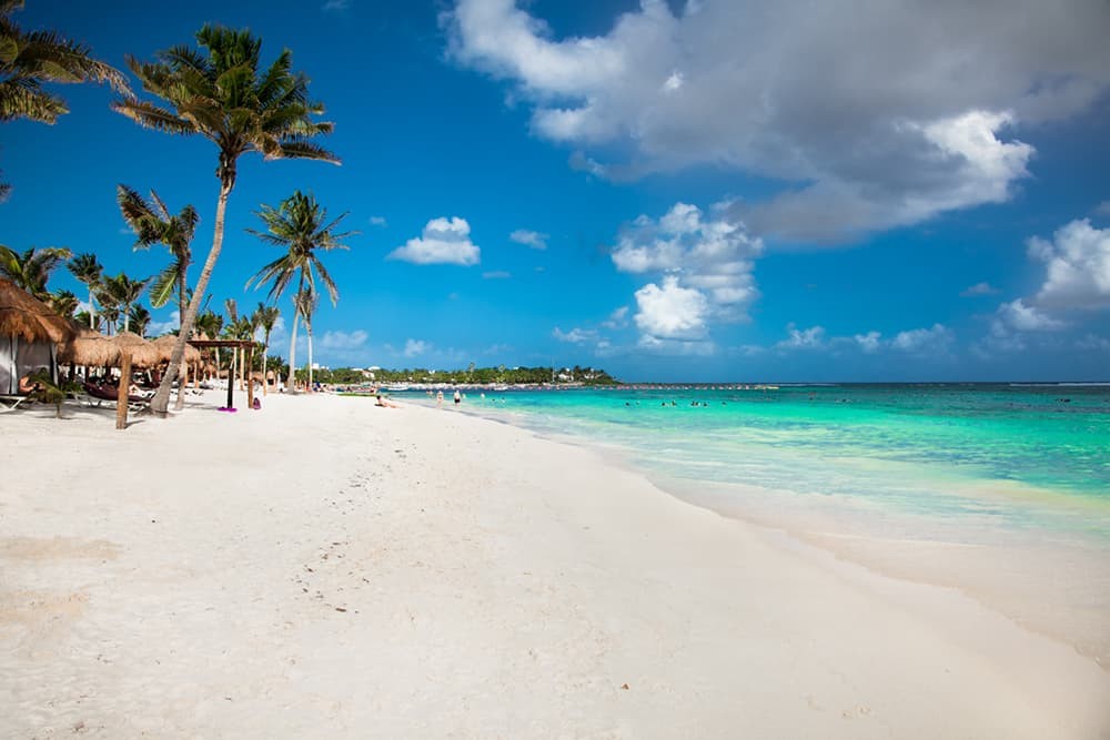 Escándalo: filmaron a una pareja teniendo sexo en una playa a plena luz del día | Redes