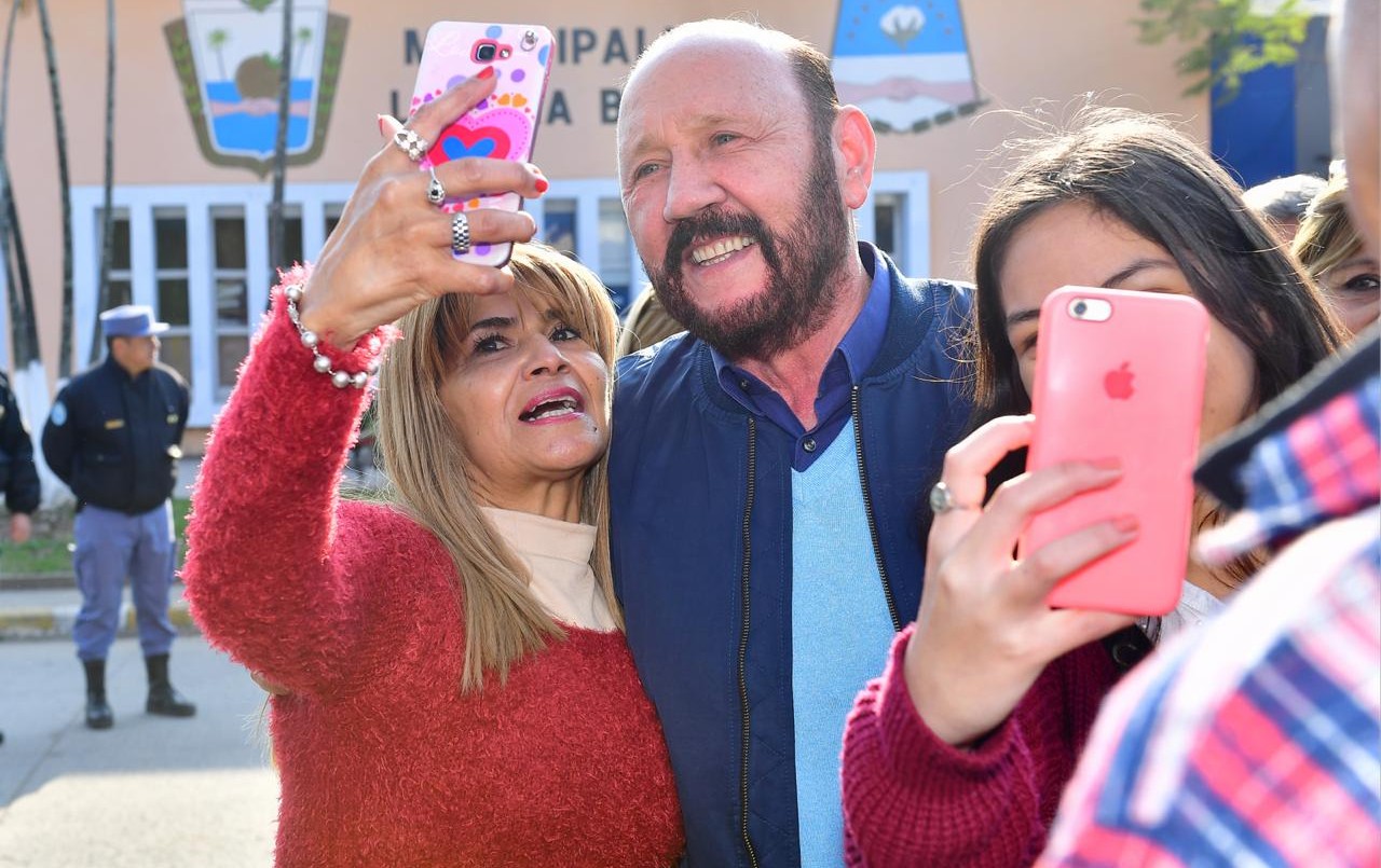 Denuncian que el gobernador Gildo Insfrán le dio "un coscorrón" a una fiscal de mesa de las PASO | Elecciones Legislativas 2021