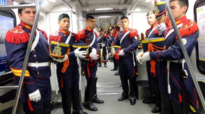 Los Granaderos se bajaron del caballo y fueron en subte a un homenaje a San Martín | Actualidad