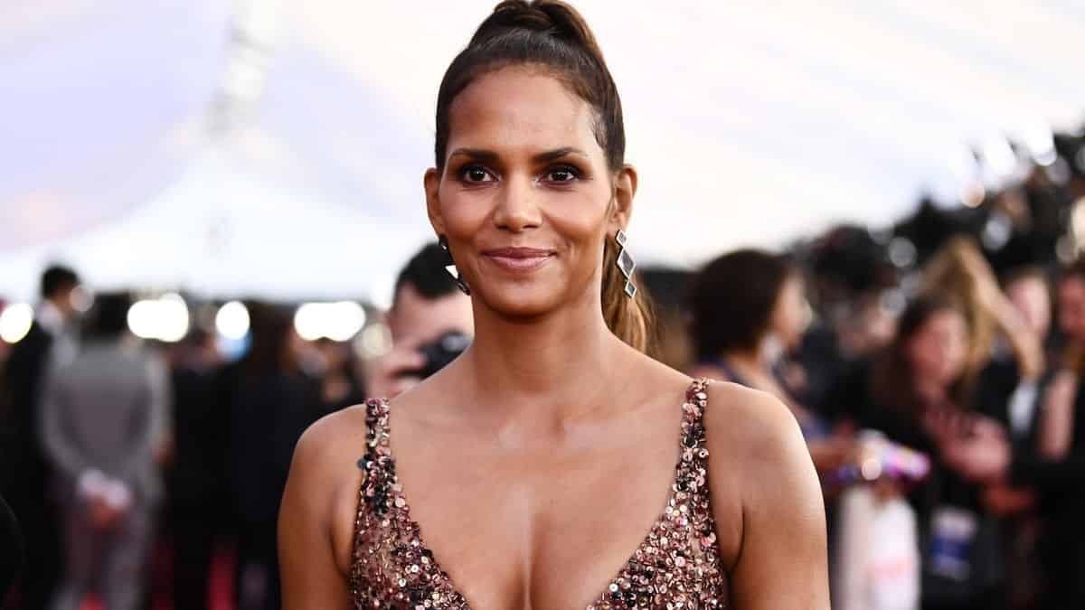 La foto de Halle Berry sin corpiño y con camiseta mojada que la rompe en Intagram | Espectáculos