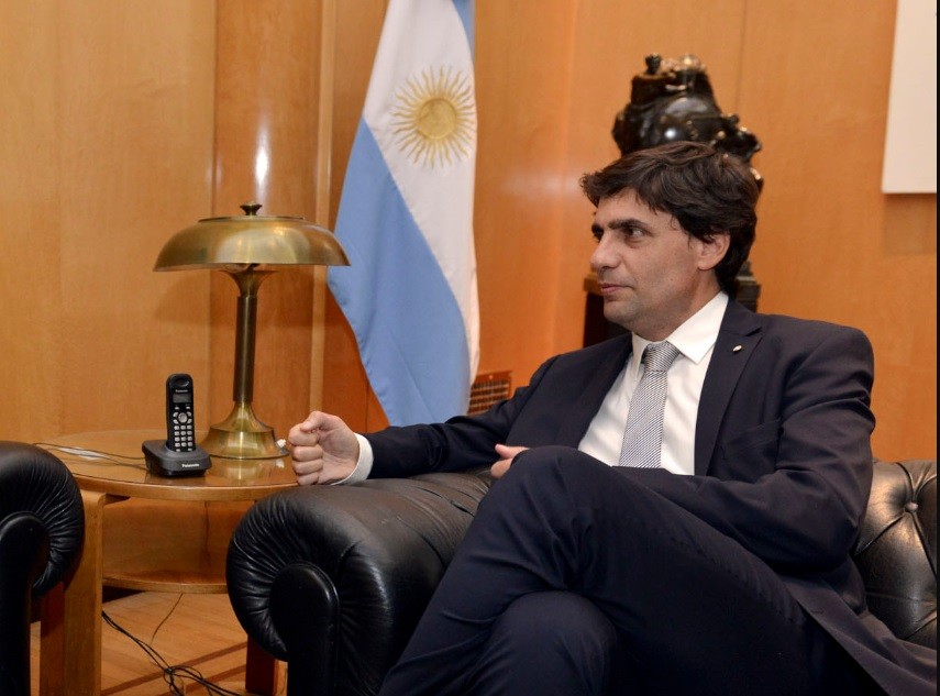 Lacunza: "No permitiremos una corrida irracional, para eso están las reservas" | Economía