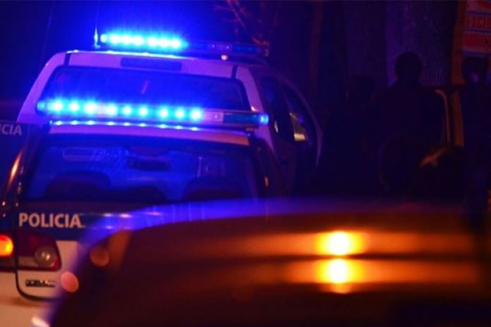 Un hombre dejó a sus hijos encerrados en el auto toda la noche para irse a bailar | Actualidad