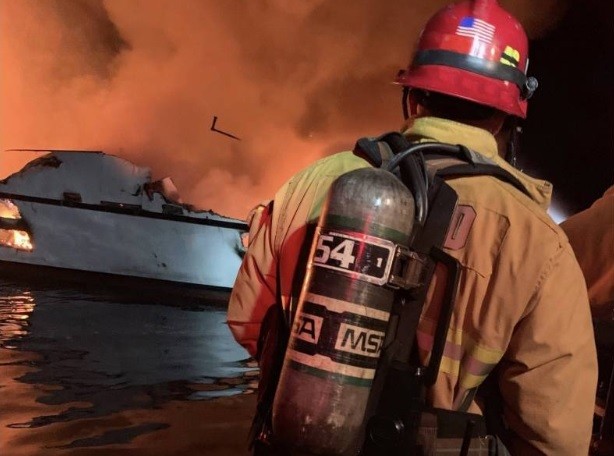 Al menos 34 son los desaparecidos tras el hundimiento de un barco en California | Internacionales