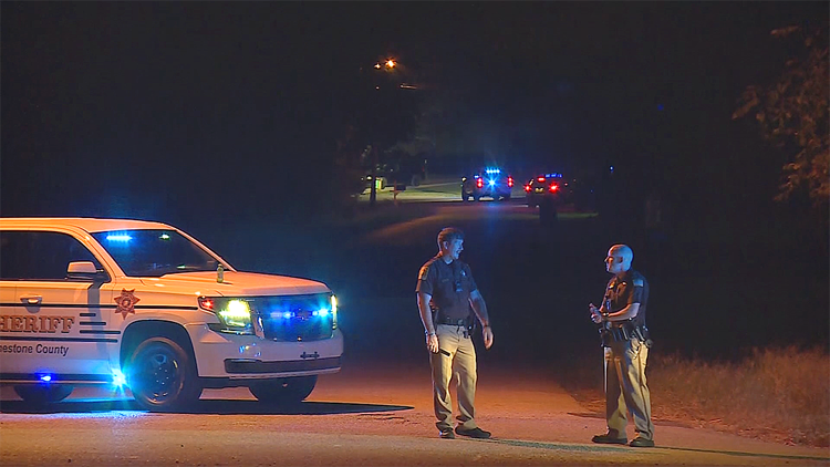 Chico de 14 años asesinó a balazos a cinco familiares en su casa | Internacionales