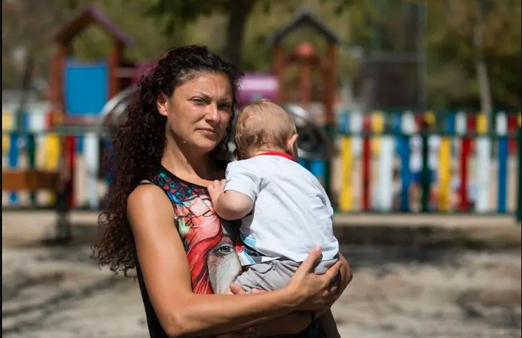 España: un bebé de once meses se intoxicó con éxtasis que encontró en el parque | Internacionales