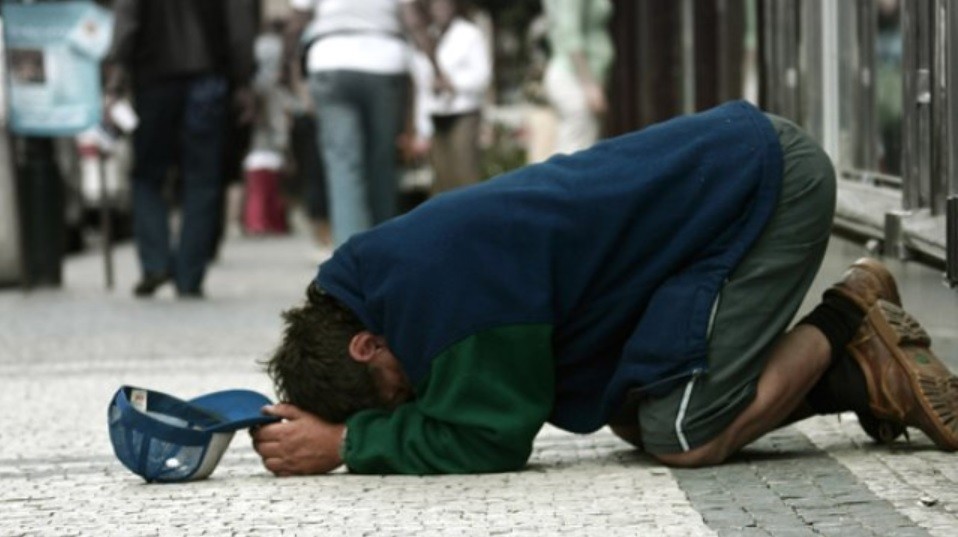 Pastores religiosos prometían comida a indigentes, los secuestraban y los obligaban a mendigar | Internacionales