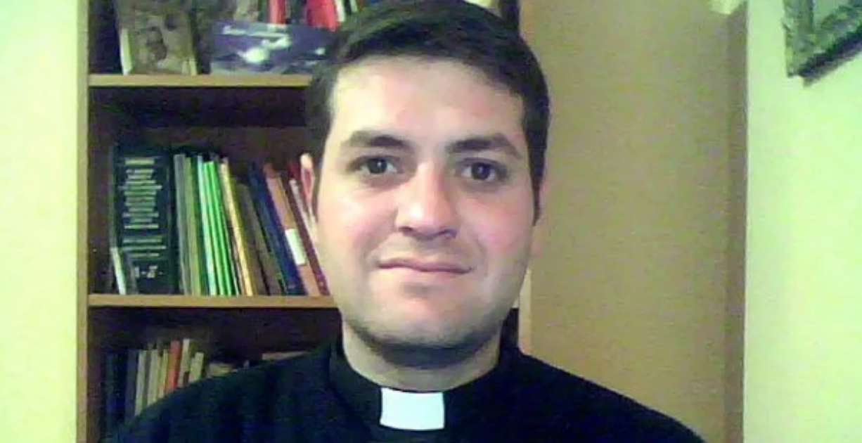 En medio de la misa, un cura reveló a sus fieles que deja la Iglesia "por amor" | Actualidad