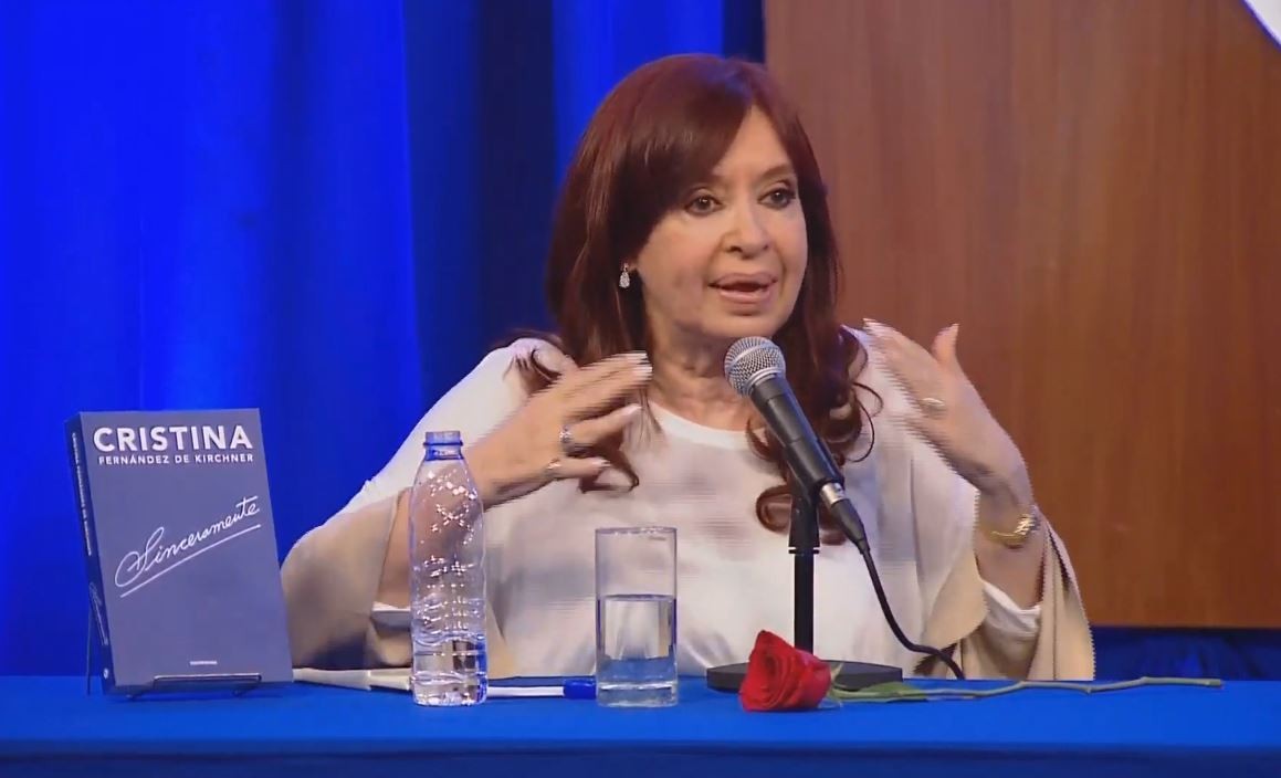 El Gobierno formalizó la decisión de Cristina Kirchner de renunciar a su sueldo | Política y economía