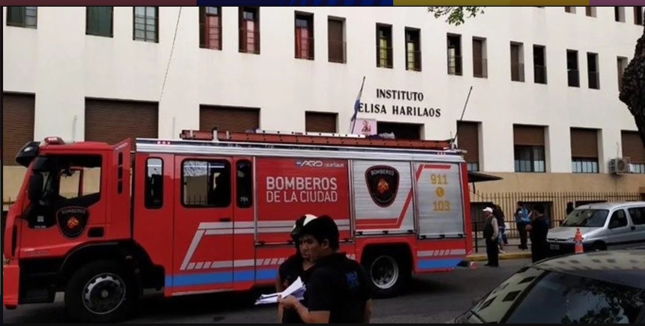 Buenos Aires: está grave un adolescente que cayó del segundo piso de una escuela en Flores | Actualidad
