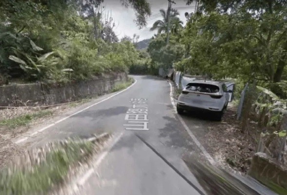 Bajaron del auto para tener sexo y los escrachó por Google Maps | Redes