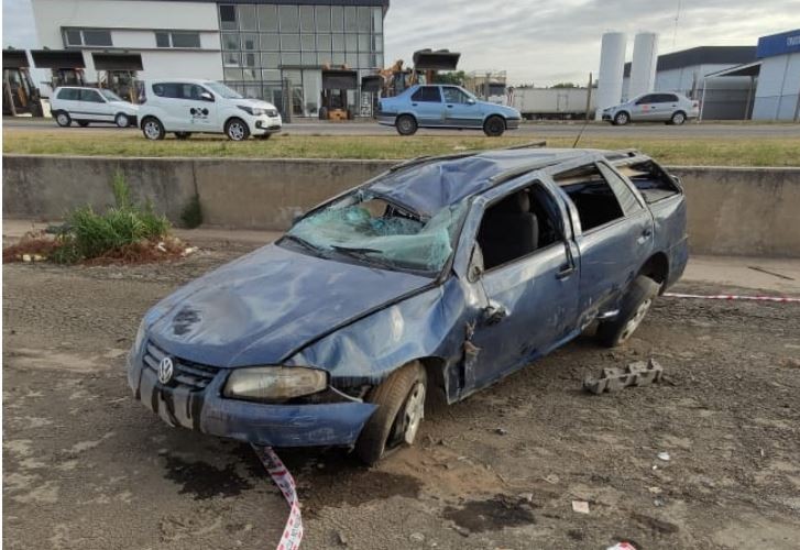 Vuelco, muerte y sorpresa: el auto era robado y la víctima llevaba un revólver | Córdoba