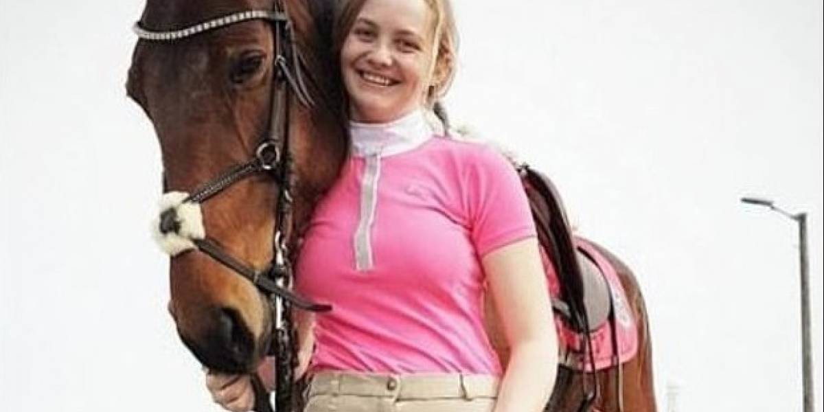 Una joven jinete se comió a su propio caballo y la mataron en las redes sociales | Internacionales