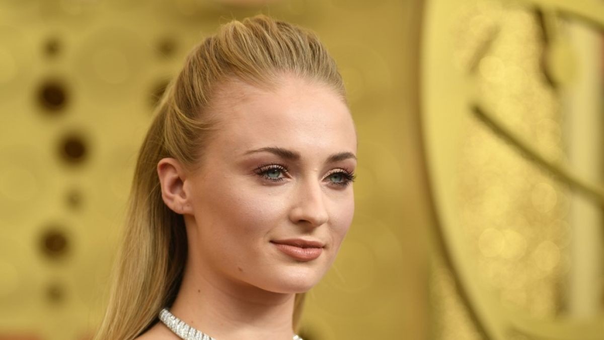 El video de Sophie Turner, la estrella de Game of Thrones, en el que se ríe de los influencers | Espectáculos
