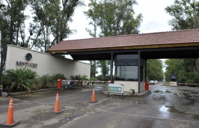 Le robaron un millón de pesos a un empresario cuando salía del country | Actualidad