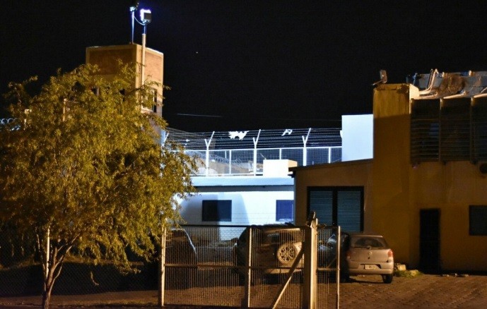 Dos presos limaron los barrotes de su celda y se fugaron | Actualidad