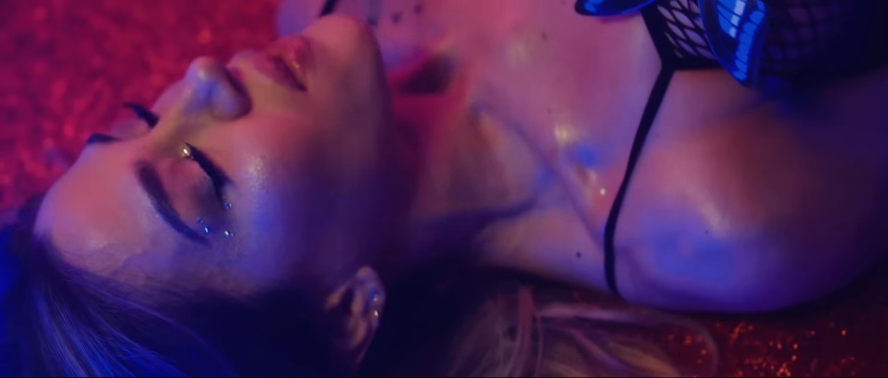 Jimena Barón encendió el viernes con fotos en ropa interior para promocionar "Sale volando" | Redes