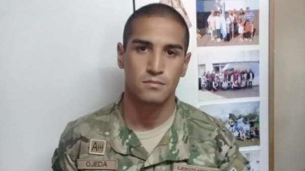 Detuvieron a un hombre que se hizo pasar por soldado en una escuela de Escobar | Curiosidades