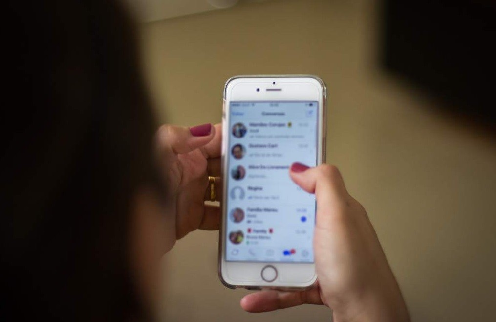 Detenido por extorsionar a una mujer con mostrarle chats eróticos al marido | Actualidad