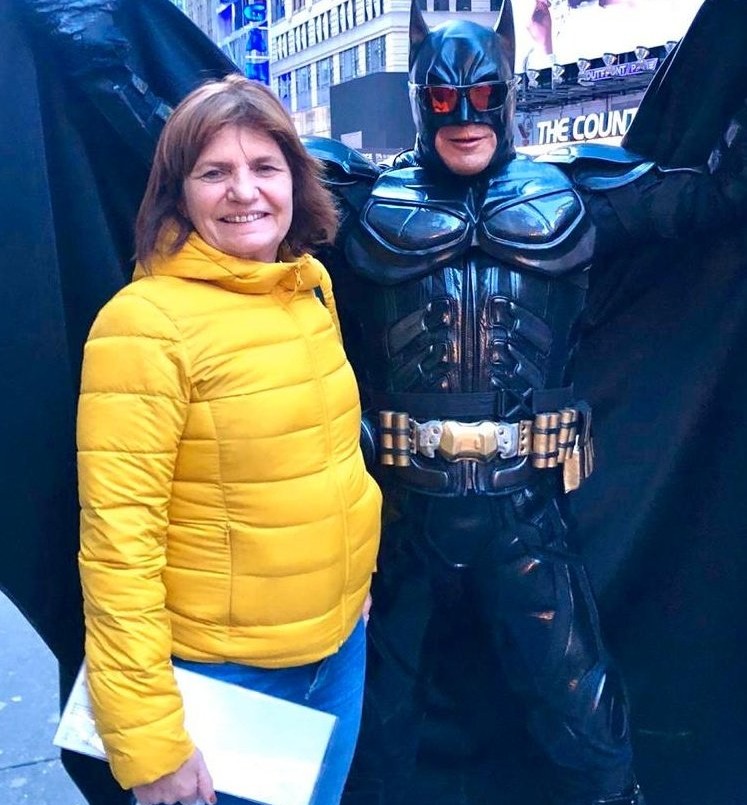 El canto de Bullrich con Batman desde Nueva York: "Vamos a volver" | Actualidad