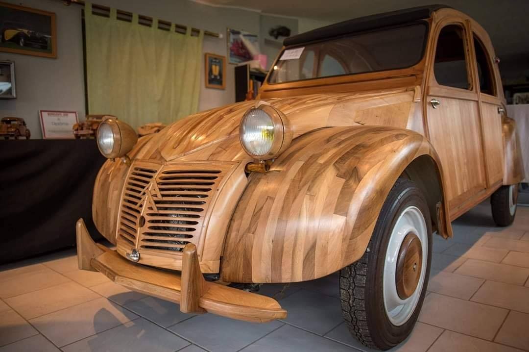 El Citroen 2 CV que hizo un ebanista francés deja todo el mundo sin palabras | Curiosidades