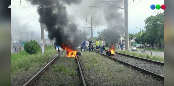 Pasajeros debieron esperar más de 14 horas arriba de un tren para viajar a Bahía Blanca | Actualidad