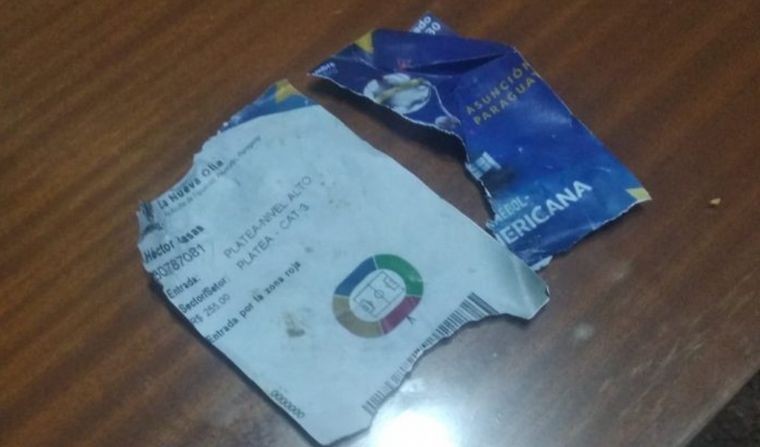 La broma a un hincha de Colón: le dijeron que su perro le comió la entrada para la final | Redes