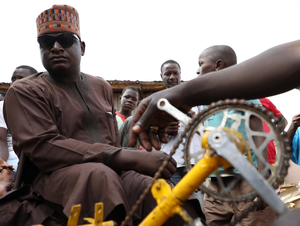 Perdió la visión, pidió limosnas durante décadas y se hizo famoso con canciones que critican la mendicidad | Espectáculos