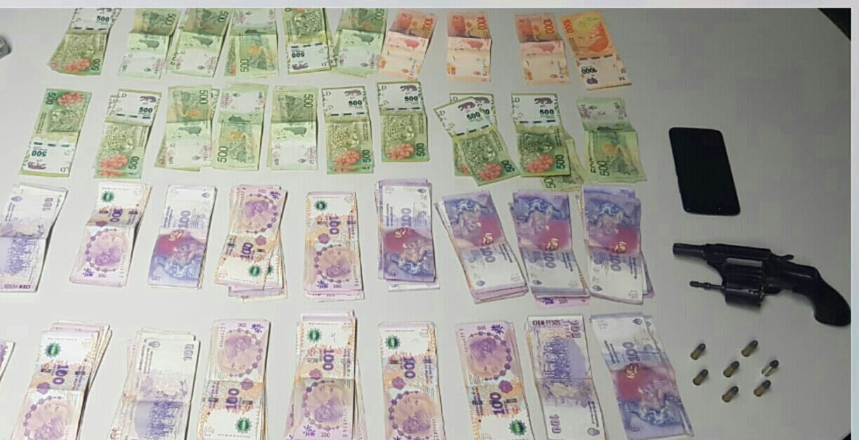 Pasajero detenido: con arma de fuego y por intentar sobornar a la policía | Córdoba