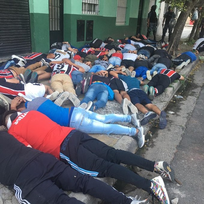 Detuvieron a 100 hinchas de Chacarita tras un enfrentamiento entre barras | Actualidad