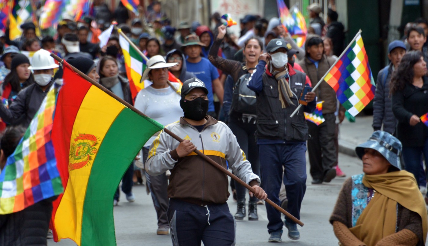 La Paz paralizada por las calles bloqueadas y el temor a saqueos | Internacionales