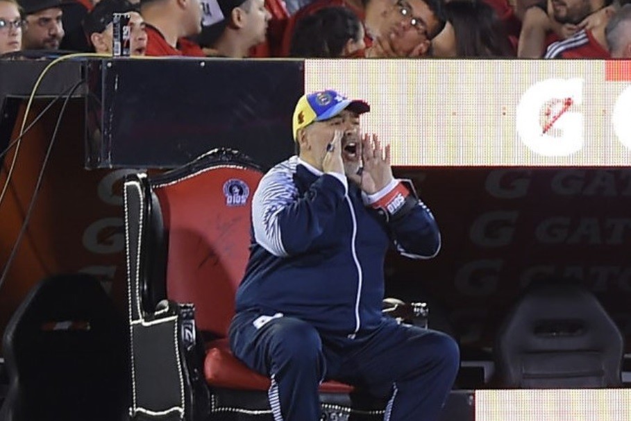 En 48 horas Maradona renunció, se despidió y volvió a ser el DT de Gimnasia | Deportes