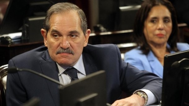 Alperovich pide licencia en el Senado tras la denuncia por violación de su sobrina | Política y economía