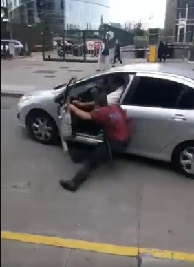 Remisero fuera de control arrolló a un policía | Actualidad